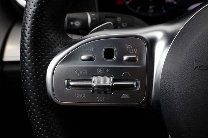 Grå Mercedes E300 de fra 2019