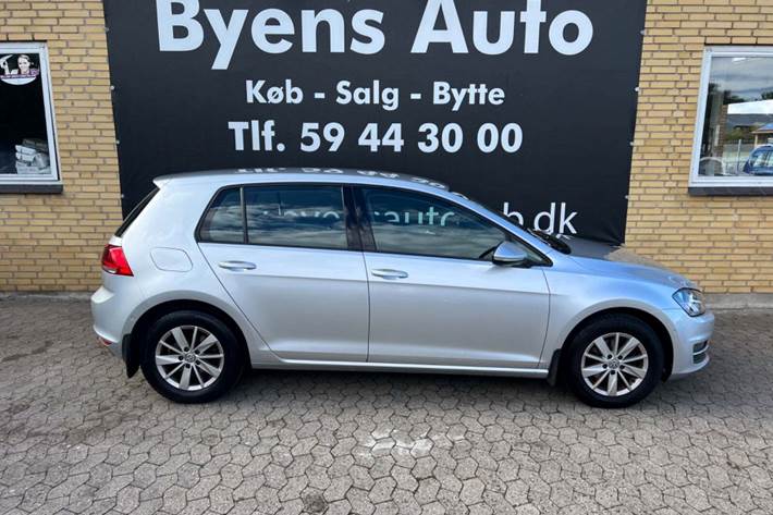 Sølv VW Golf VII fra 2015
