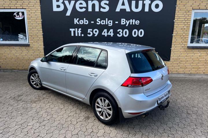 Sølv VW Golf VII fra 2015