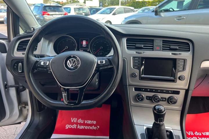 Sølv VW Golf VII fra 2015