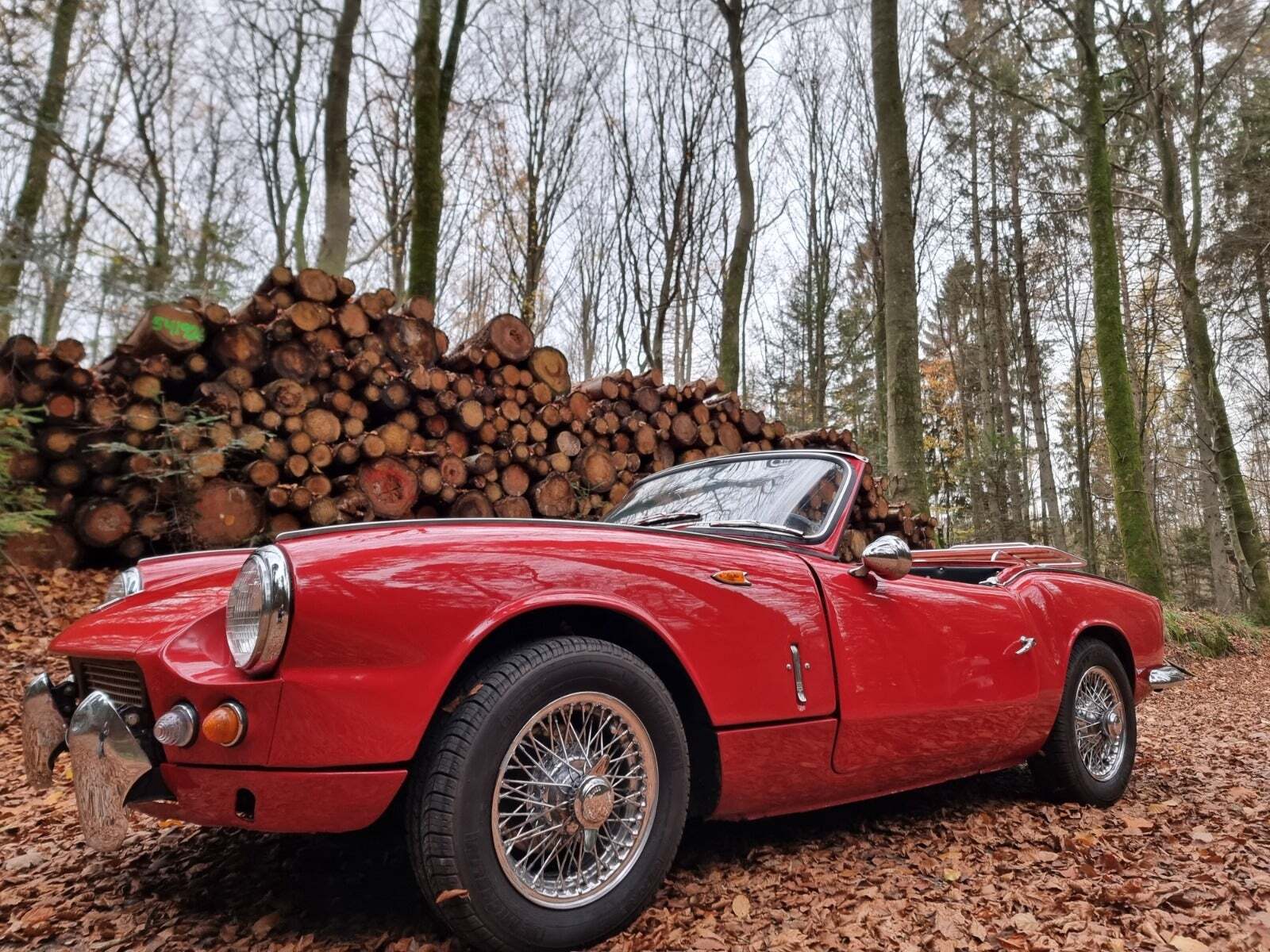 Rød Triumph Spitfire fra 1964