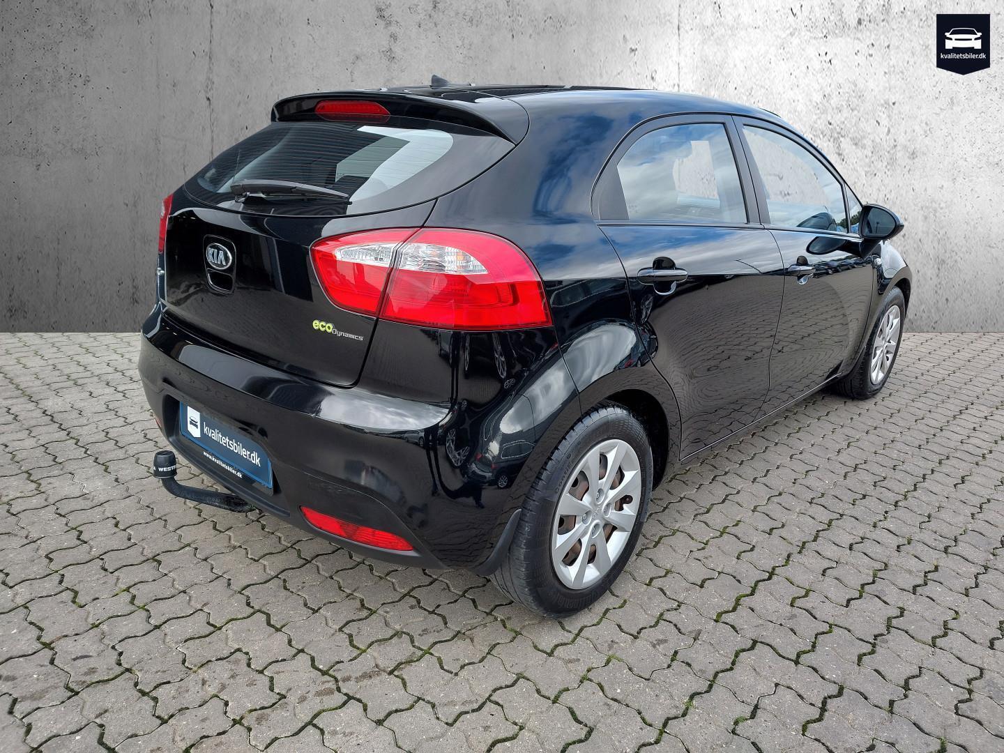 Sort Kia Rio fra 2014
