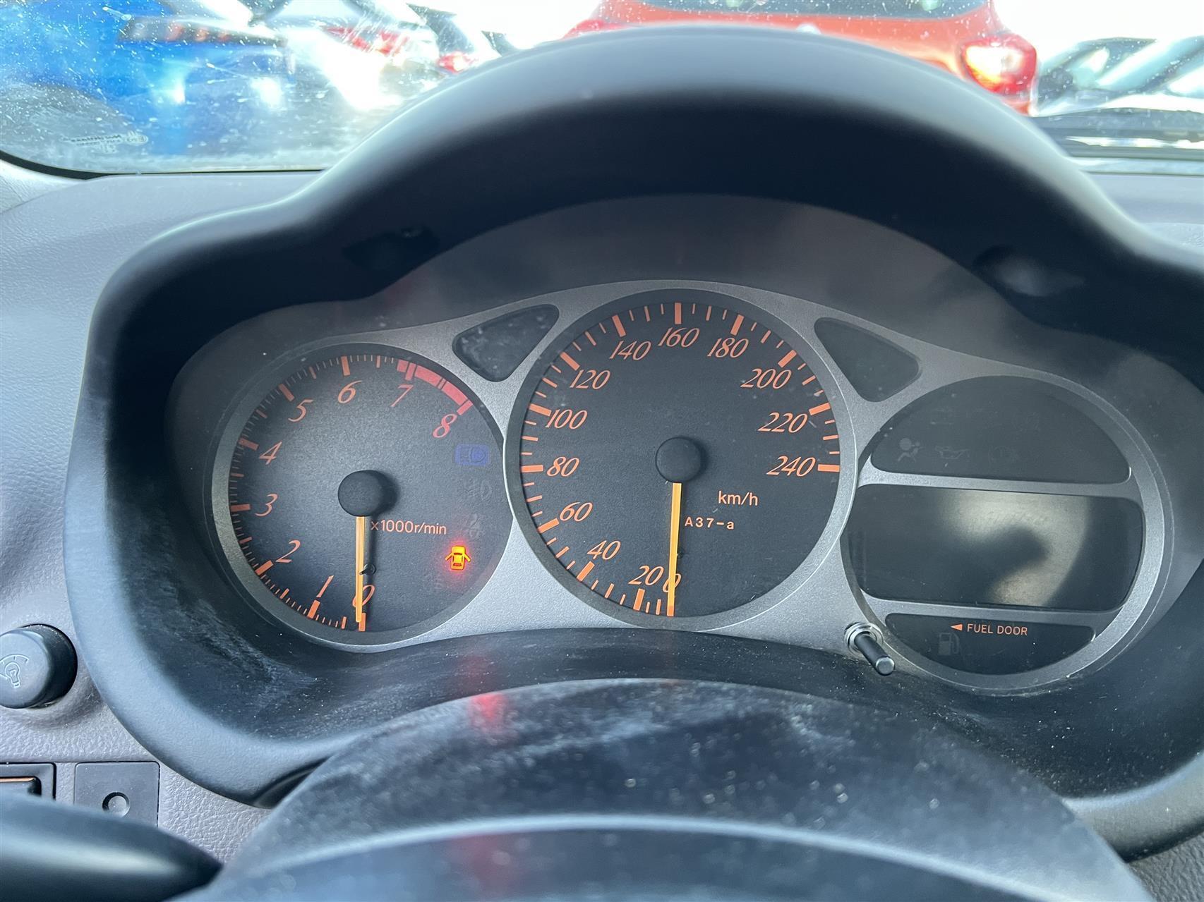 Sølv Toyota Celica fra 2001