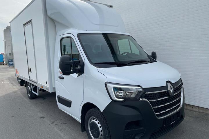 Hvid Renault Master IV T35 fra 2023 set udefra