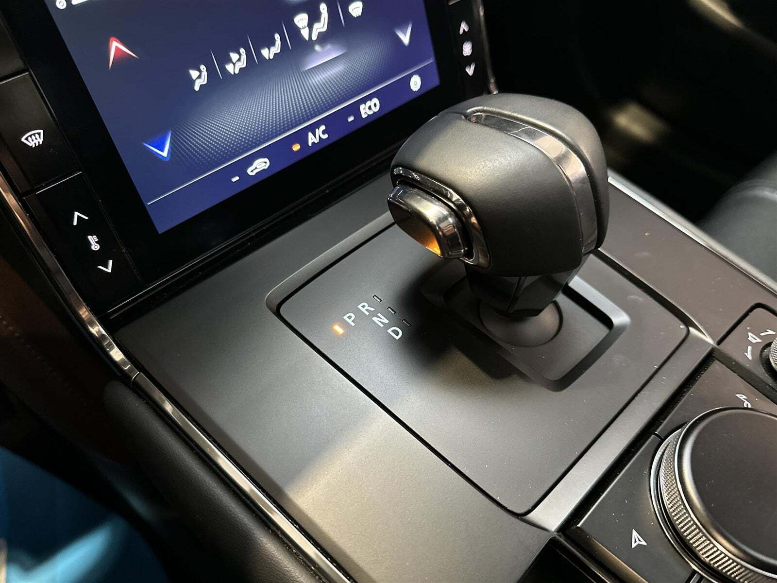 Blå Mazda MX-30 fra 2021