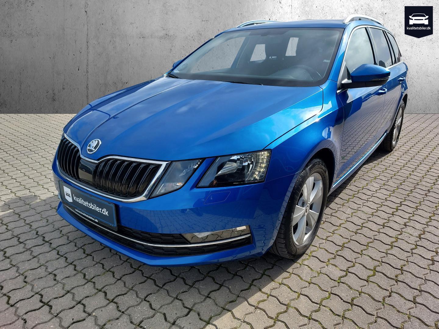 Blå Skoda Octavia fra 2017