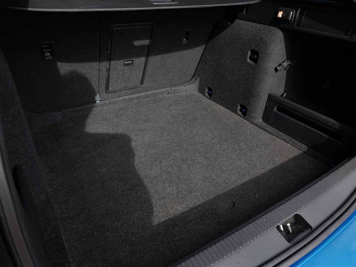 Blå Skoda Octavia fra 2017