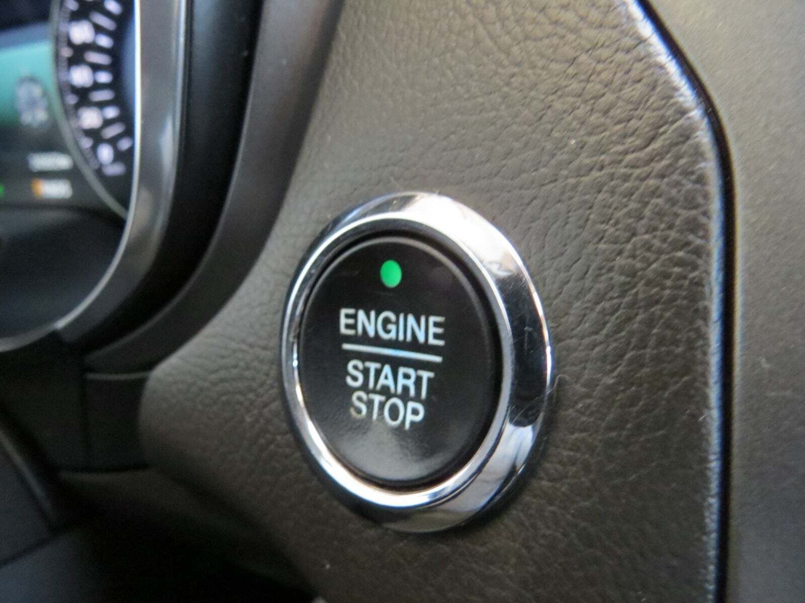 Sort Ford Mondeo fra 2016