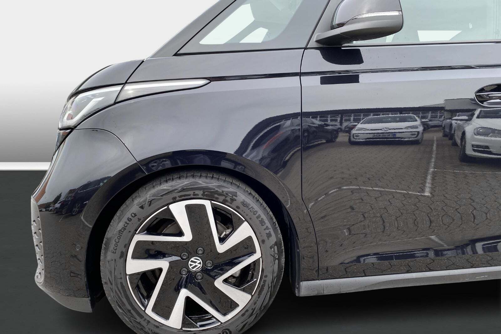 Grå VW ID.Buzz fra 2023