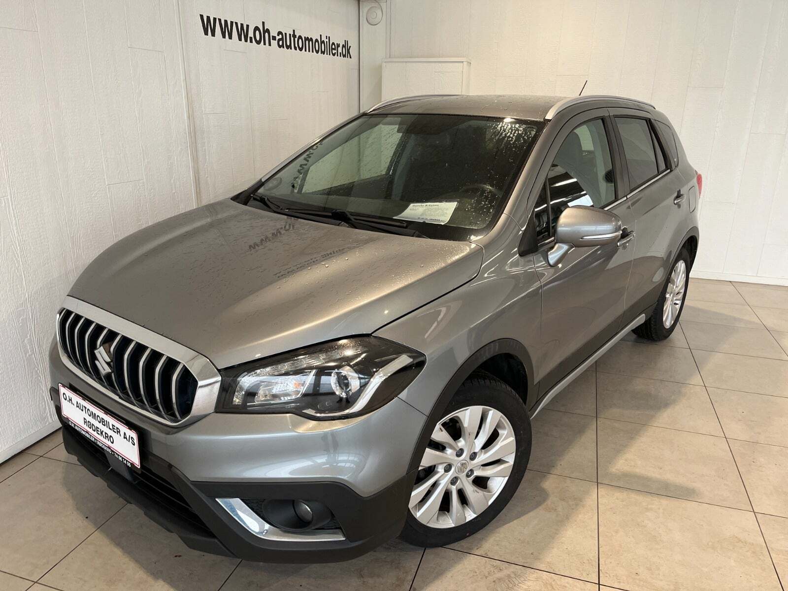 Grå Suzuki S-Cross fra 2017