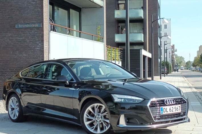 Grå Audi A5 fra 2020