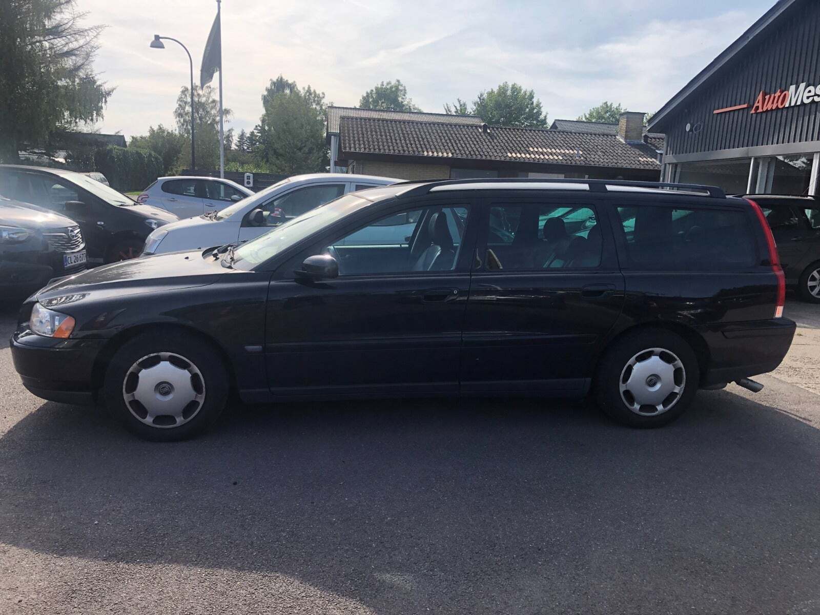 Grå Volvo V70 fra 2006