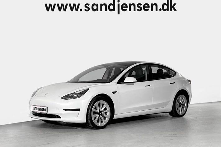 Hvid Tesla Model 3 fra 2023