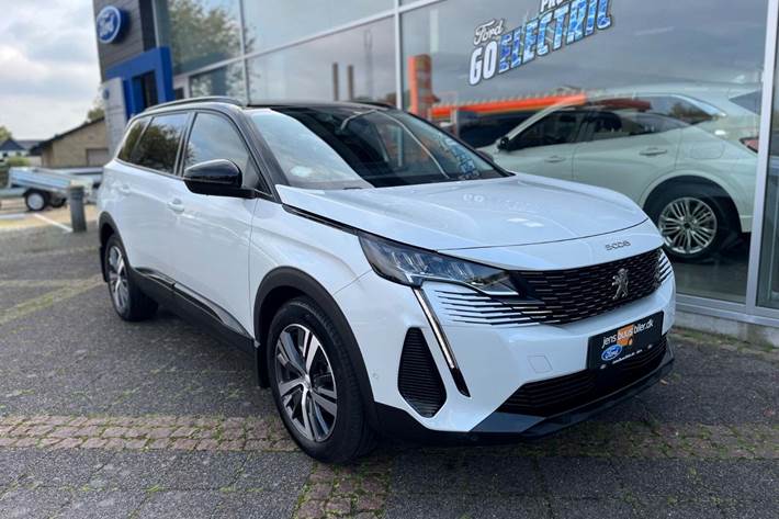 Hvid Peugeot 5008 fra 2022