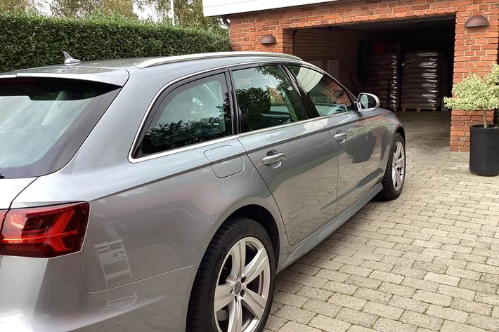 Grå Audi A6 fra 2017