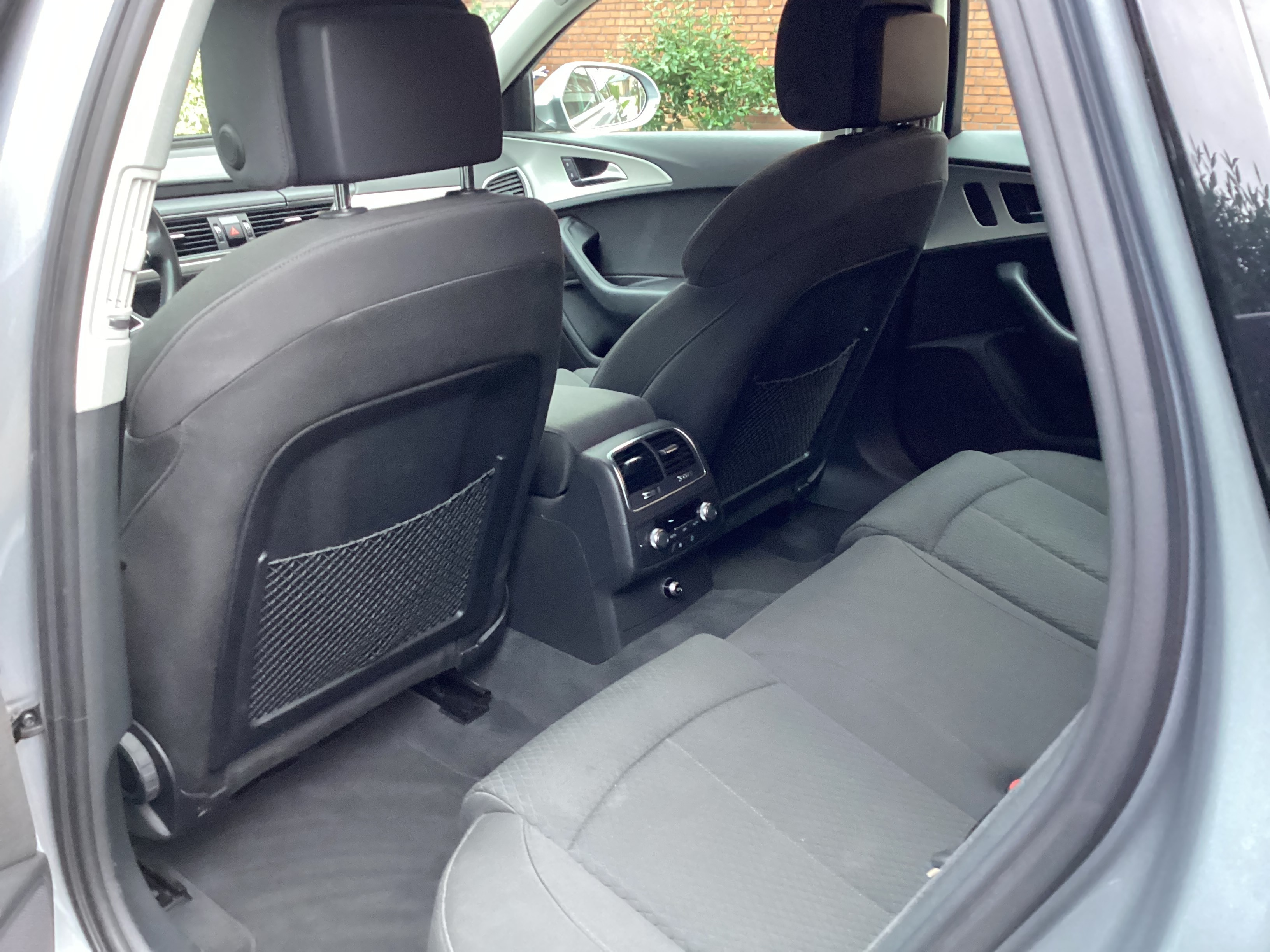 Grå Audi A6 fra 2017