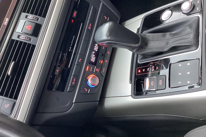 Grå Audi A6 fra 2017