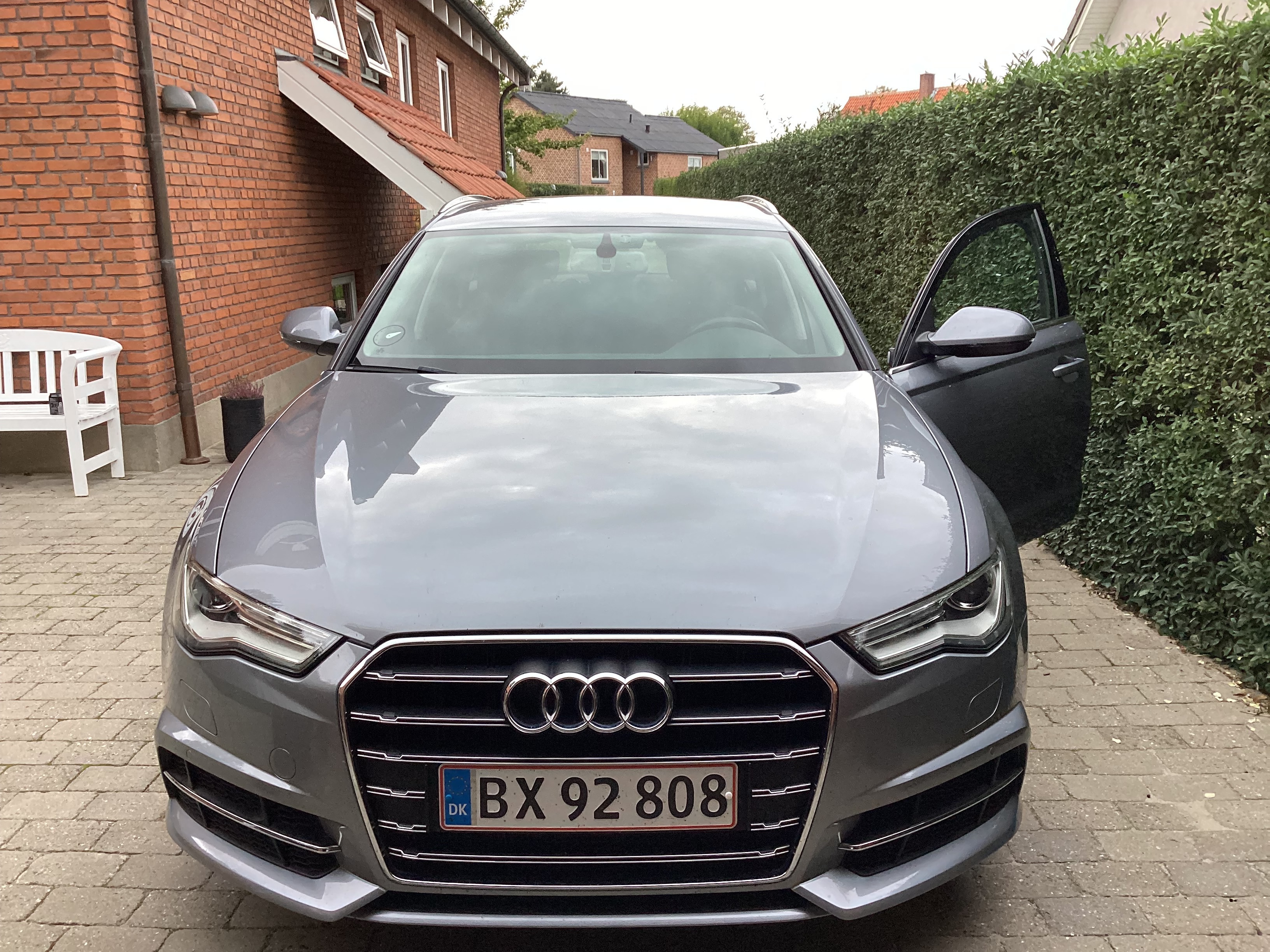 Grå Audi A6 fra 2017