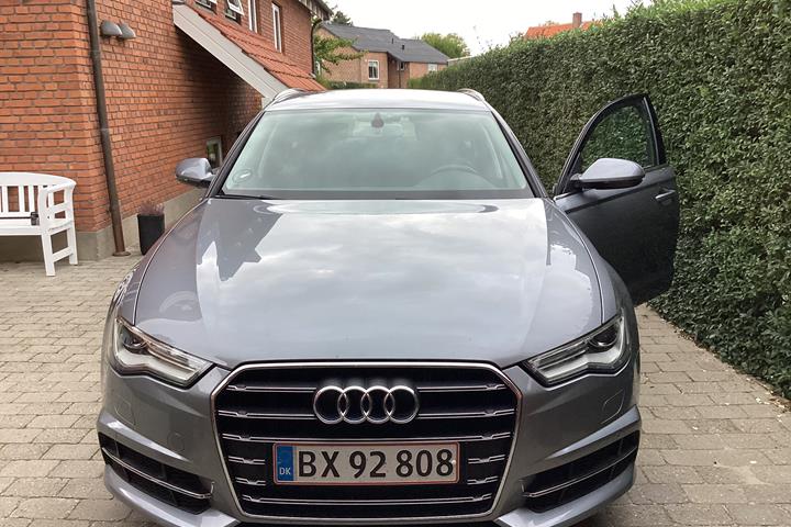 Grå Audi A6 fra 2017