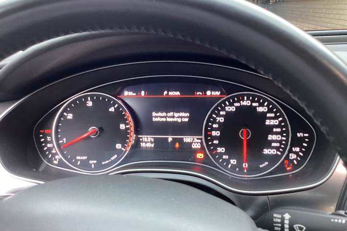 Grå Audi A6 fra 2017