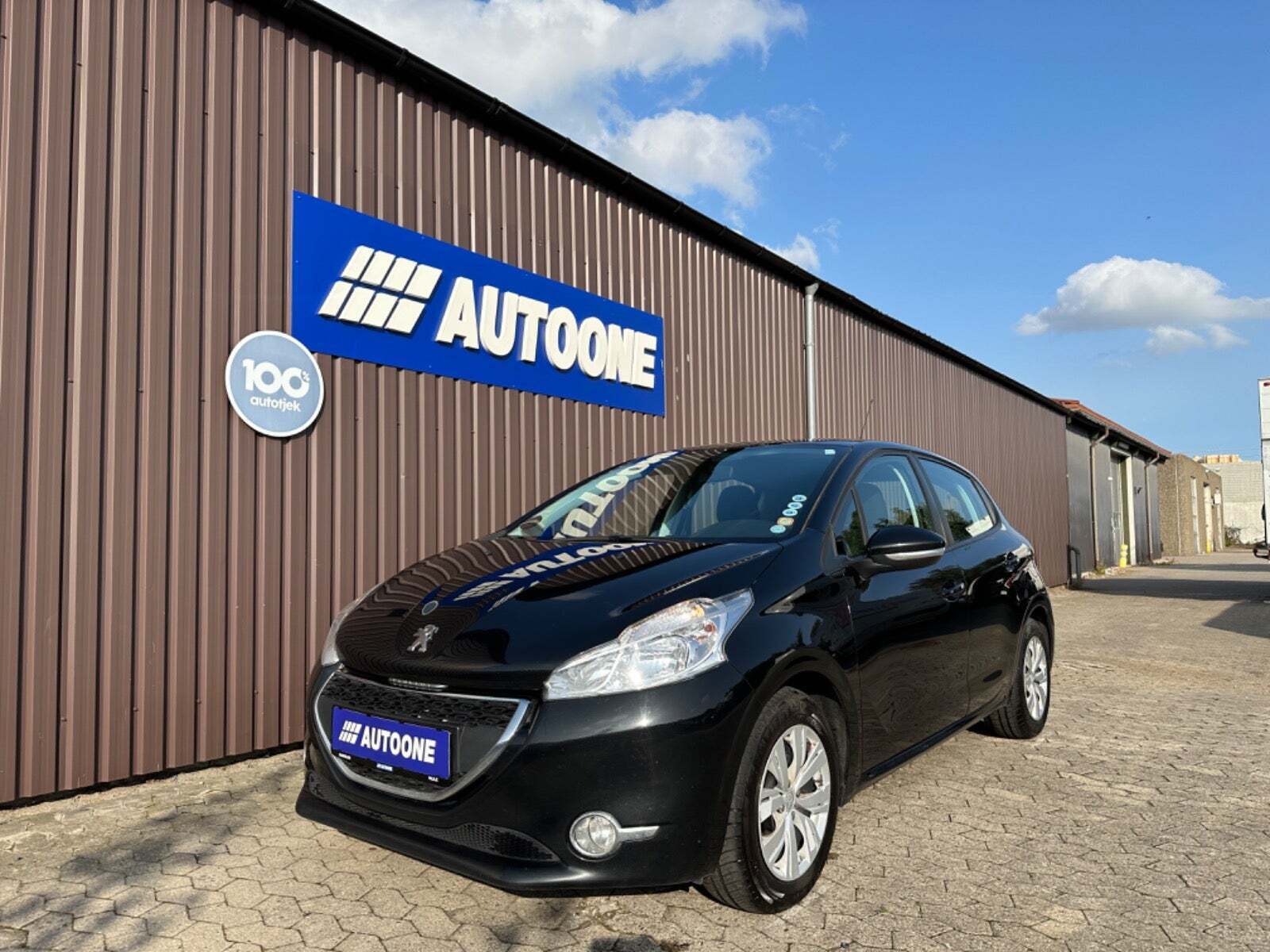 Grå Peugeot 208 fra 2013