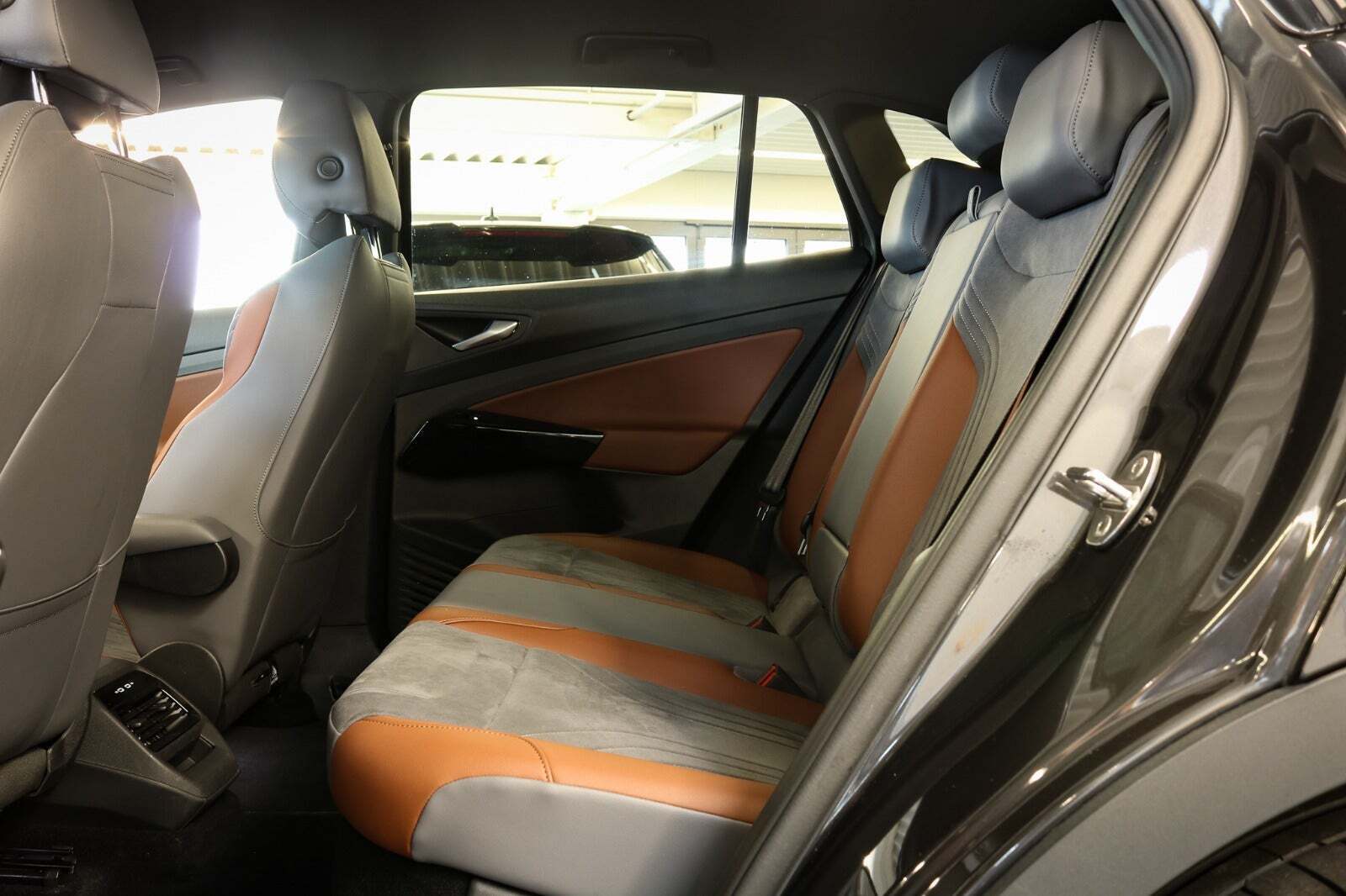 Grå VW ID.4 fra 2021