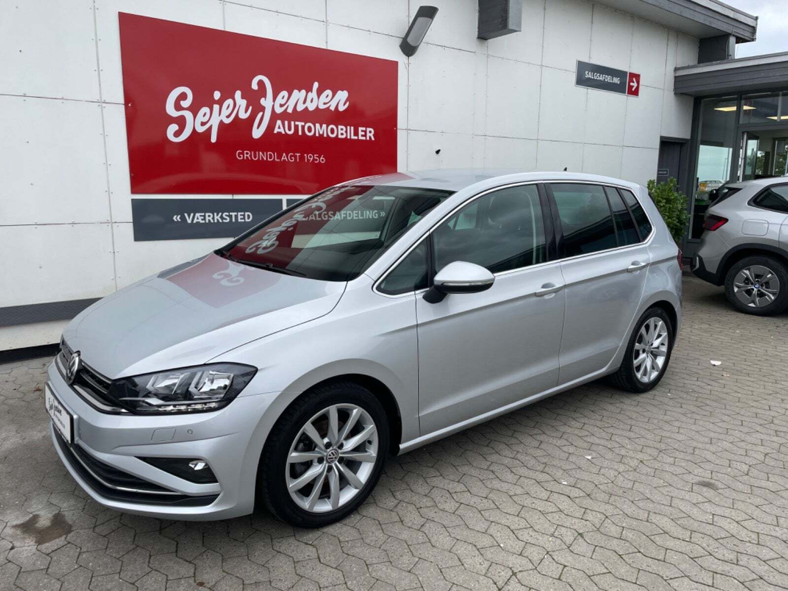 Sølv VW Golf Sportsvan fra 2020