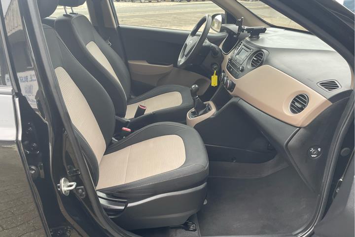 Sort Hyundai i10 fra 2017