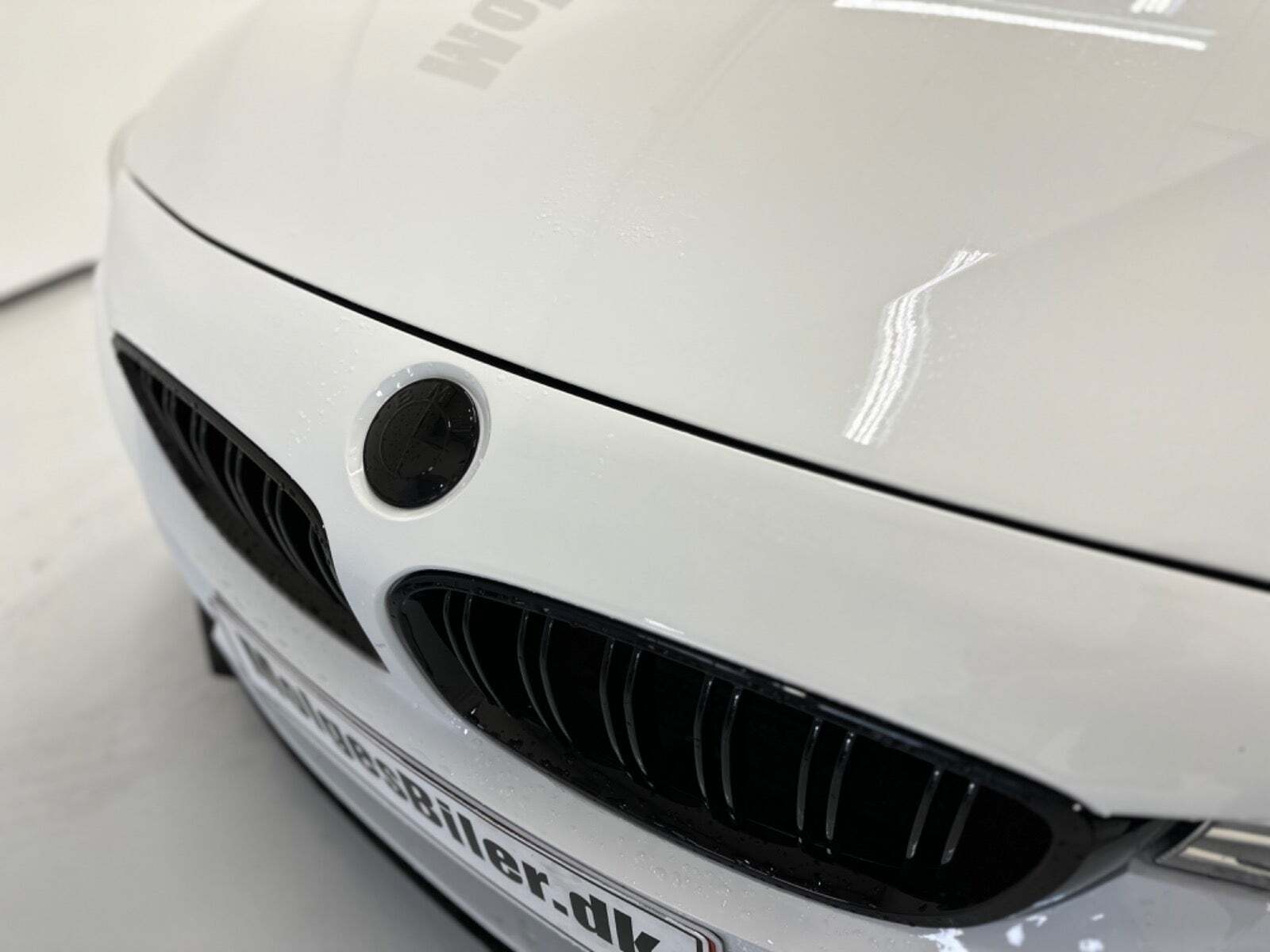 Hvid BMW 440i fra 2016 set udefra