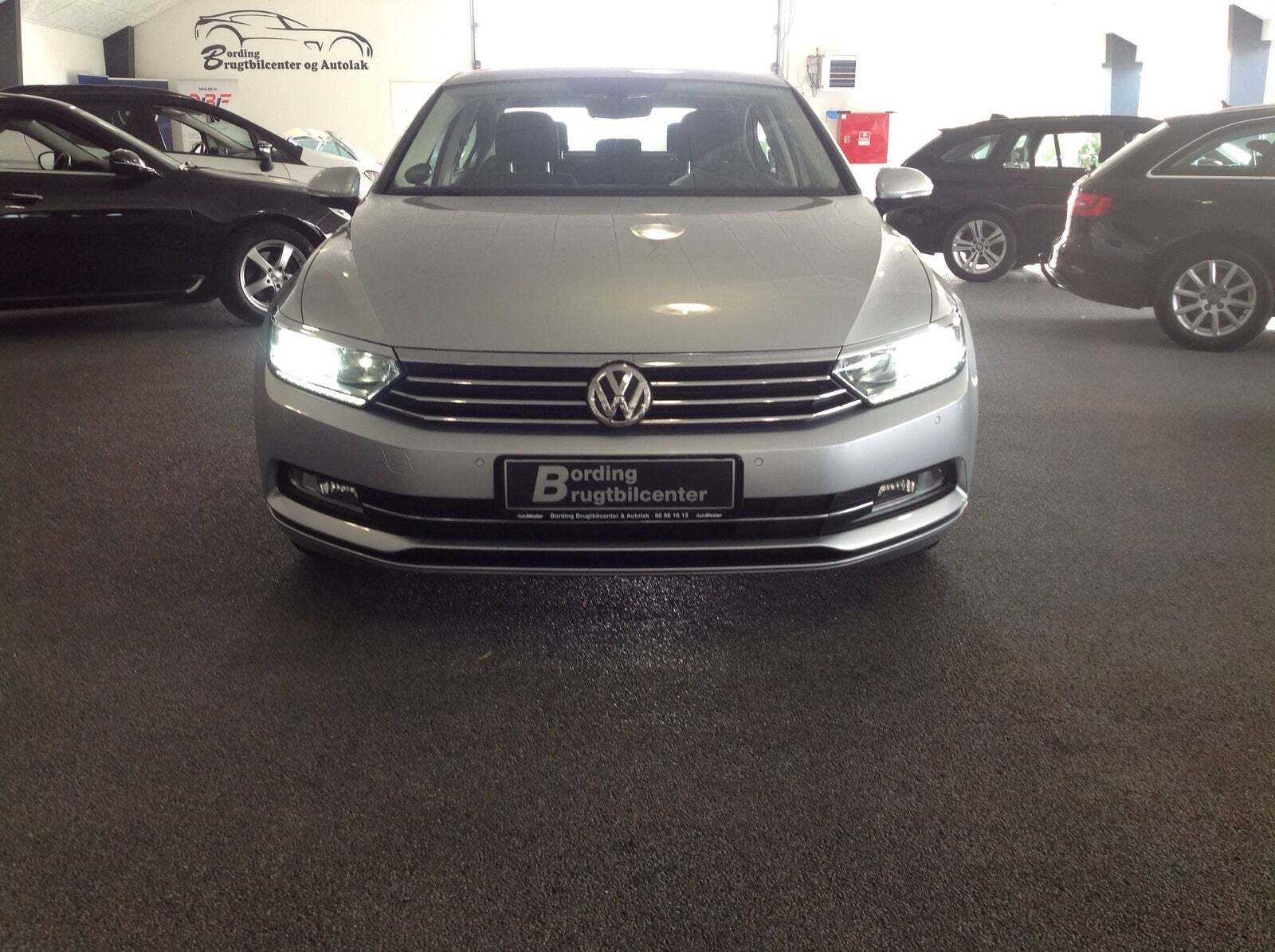 Sølv VW Passat fra 2016