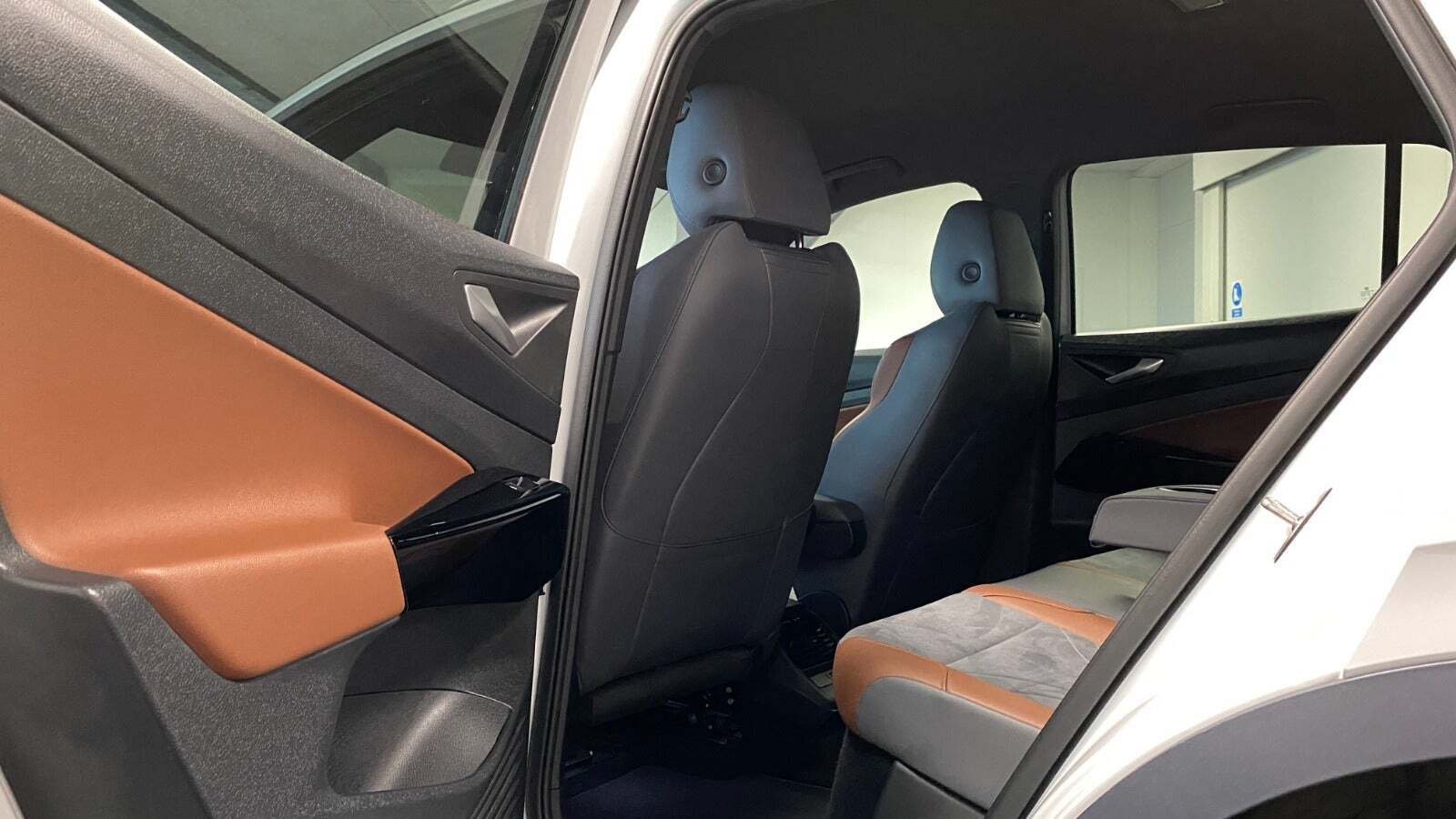 Grå VW ID.4 fra 2021