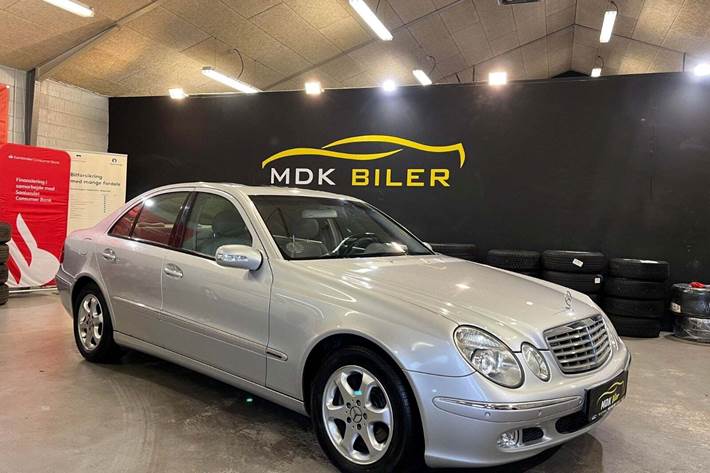 undefined Mercedes E320 fra 2004 set udefra
