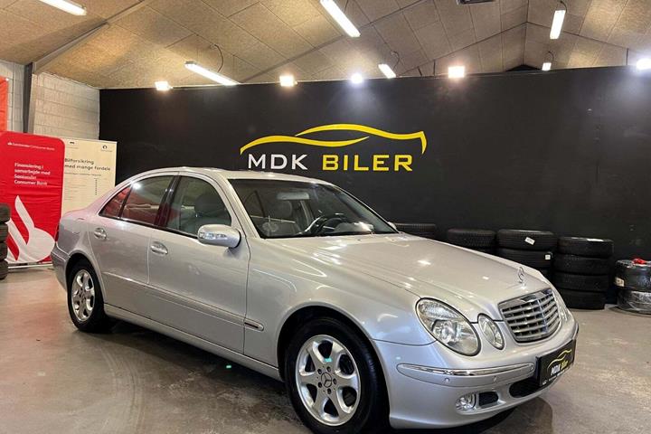 undefined Mercedes E320 fra 2004 set udefra