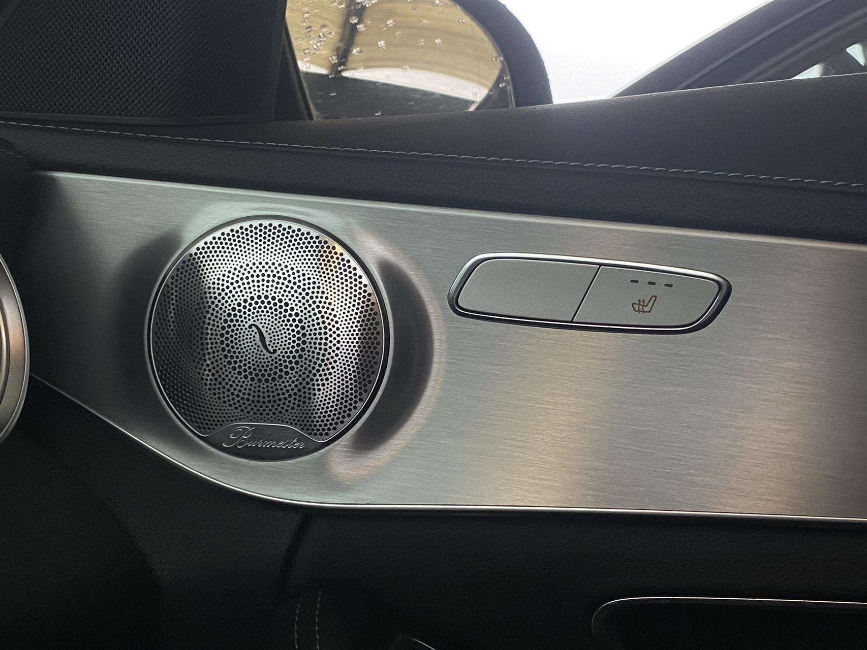 Hvid Mercedes C400 fra 2015