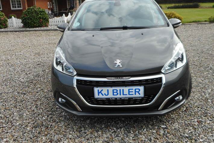 Grå Peugeot 208 fra 2019