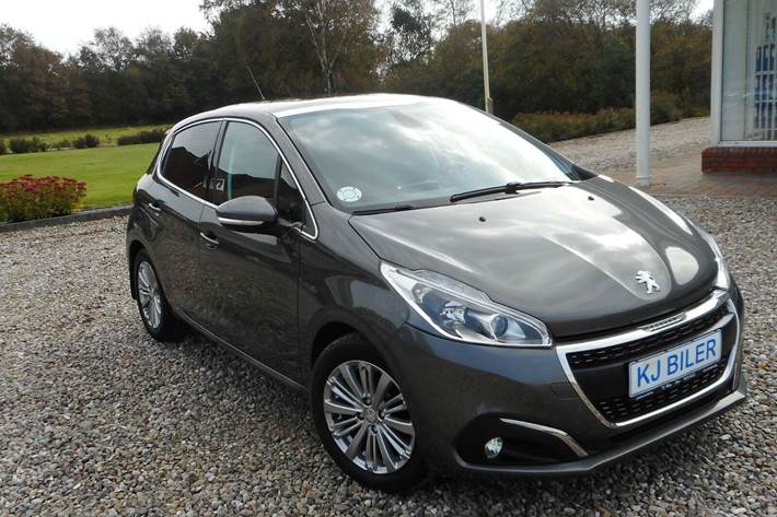 Grå Peugeot 208 fra 2019