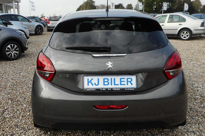 Grå Peugeot 208 fra 2019