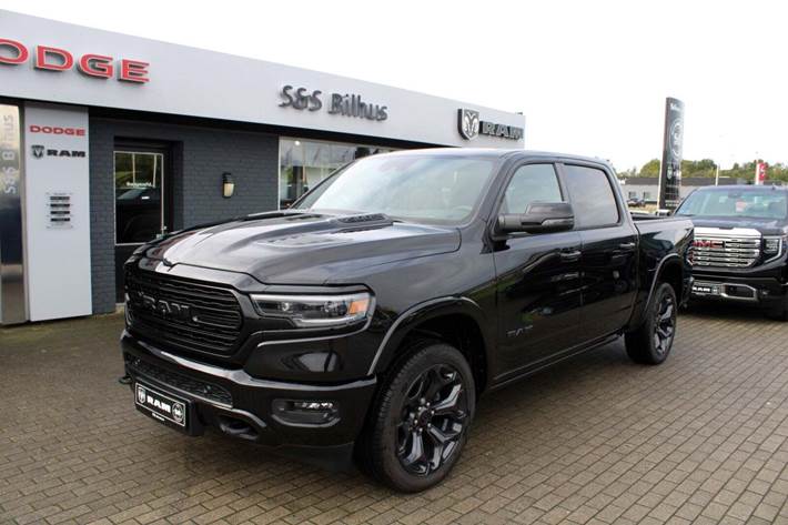 Grøn Dodge RAM 1500 fra 2024
