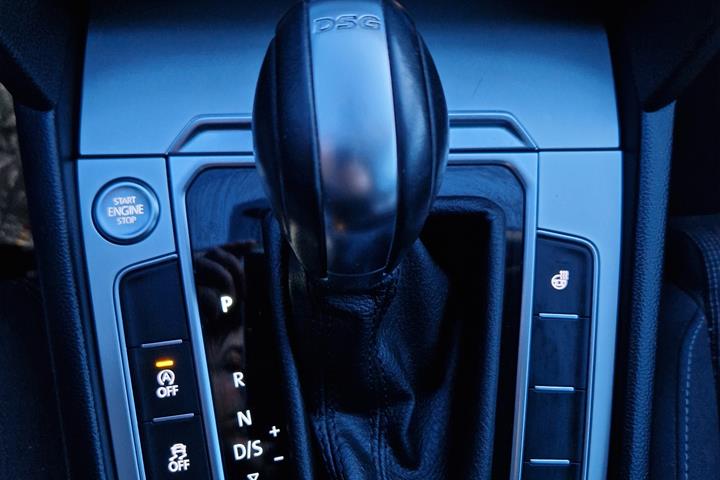 Hvid VW Passat fra 2017