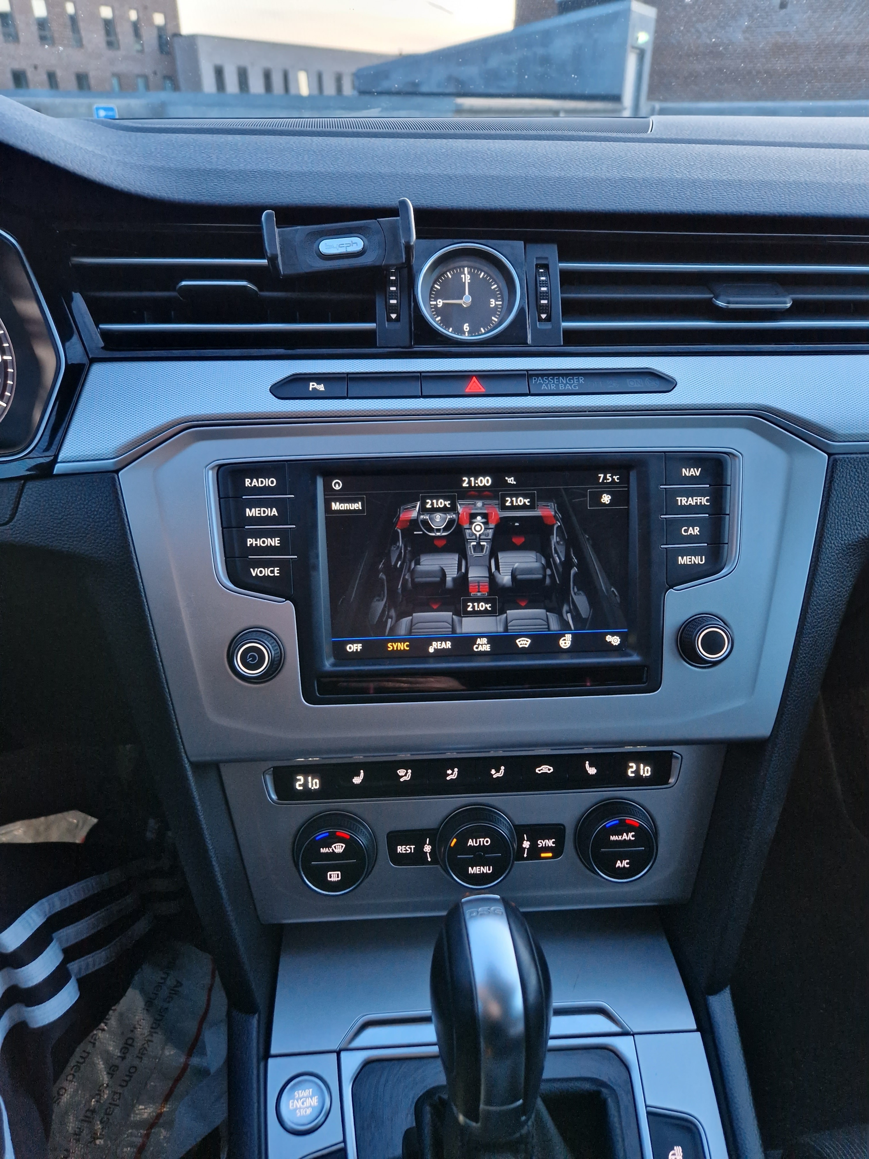 Hvid VW Passat fra 2017