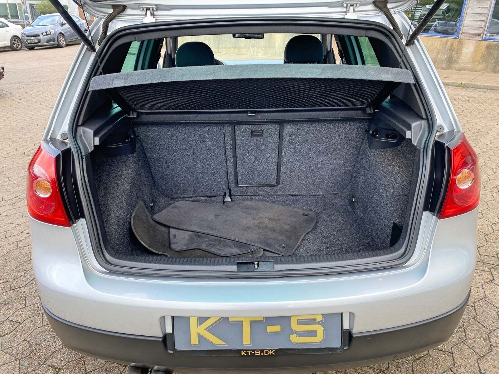 Sort VW Golf V fra 2005