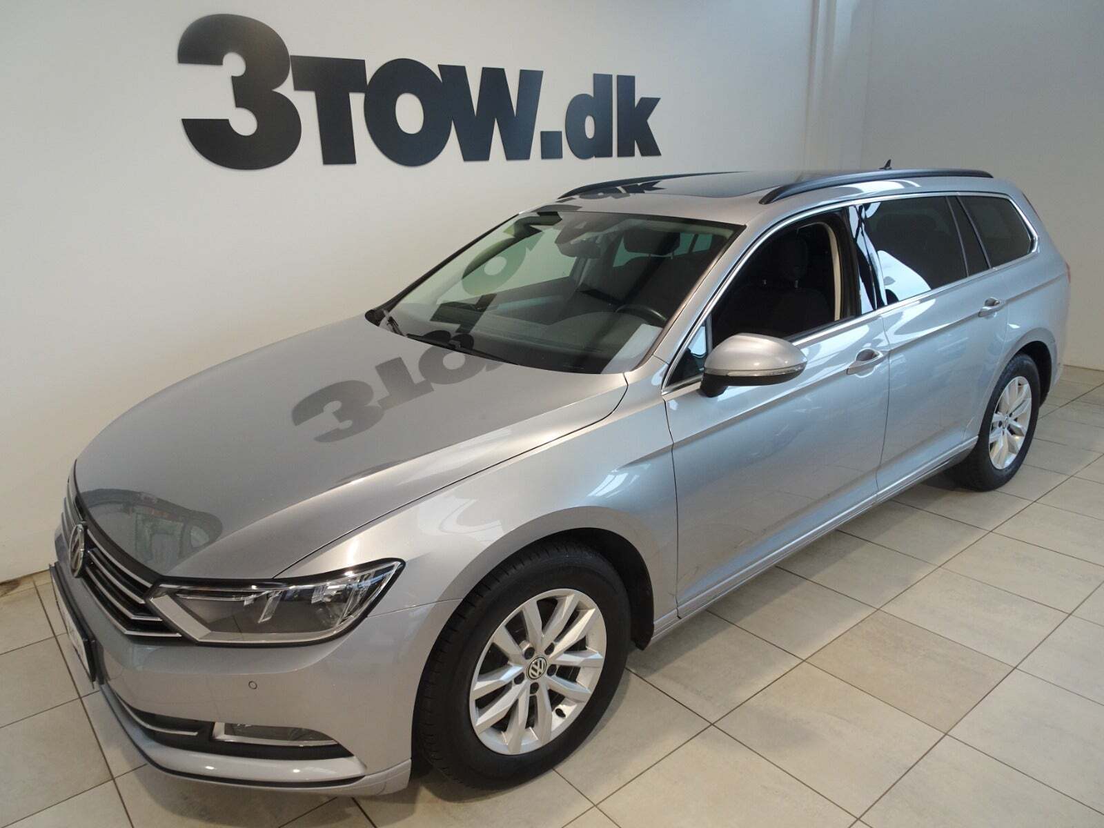 Grå VW Passat fra 2019