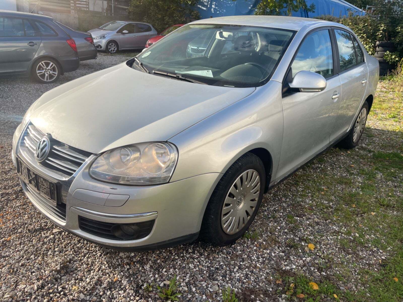 Grå VW Jetta fra 2007