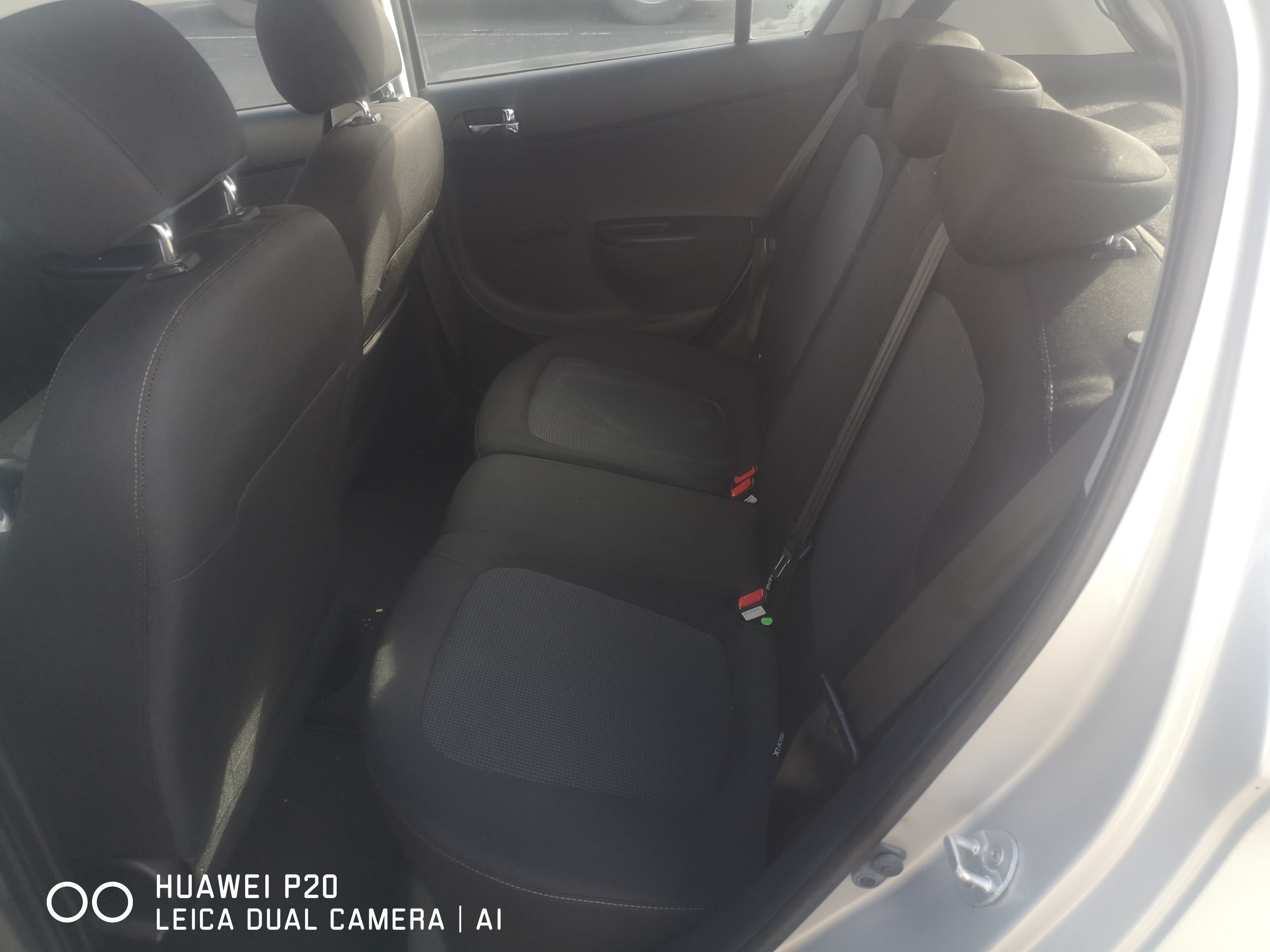 Grå Hyundai i20 fra 2013