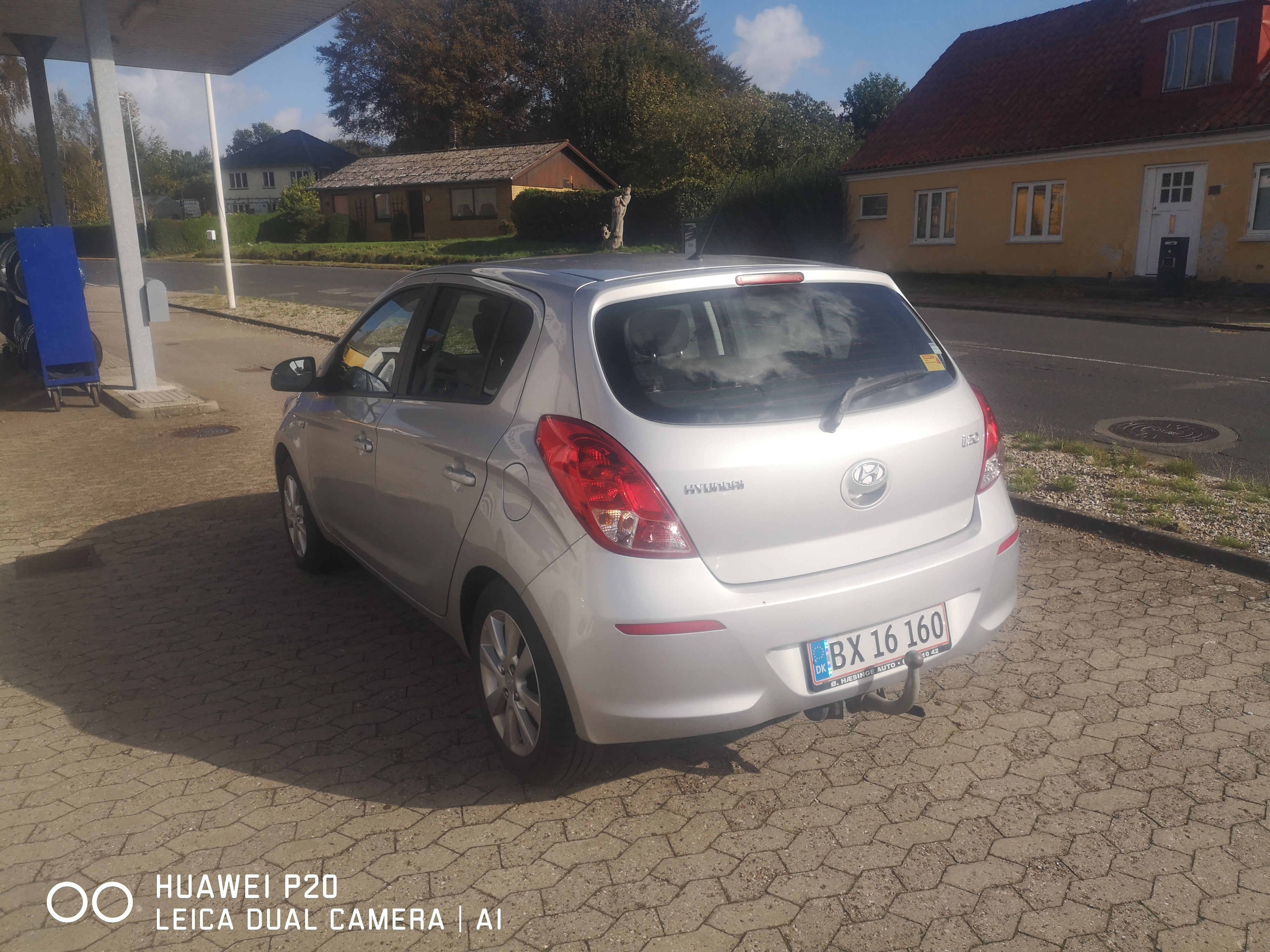 Grå Hyundai i20 fra 2013