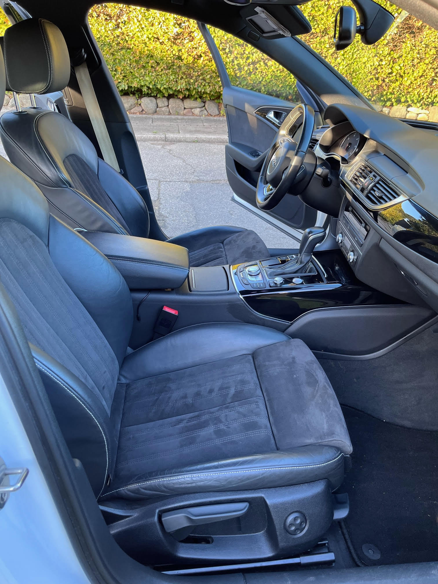 Hvid Audi A6 fra 2016