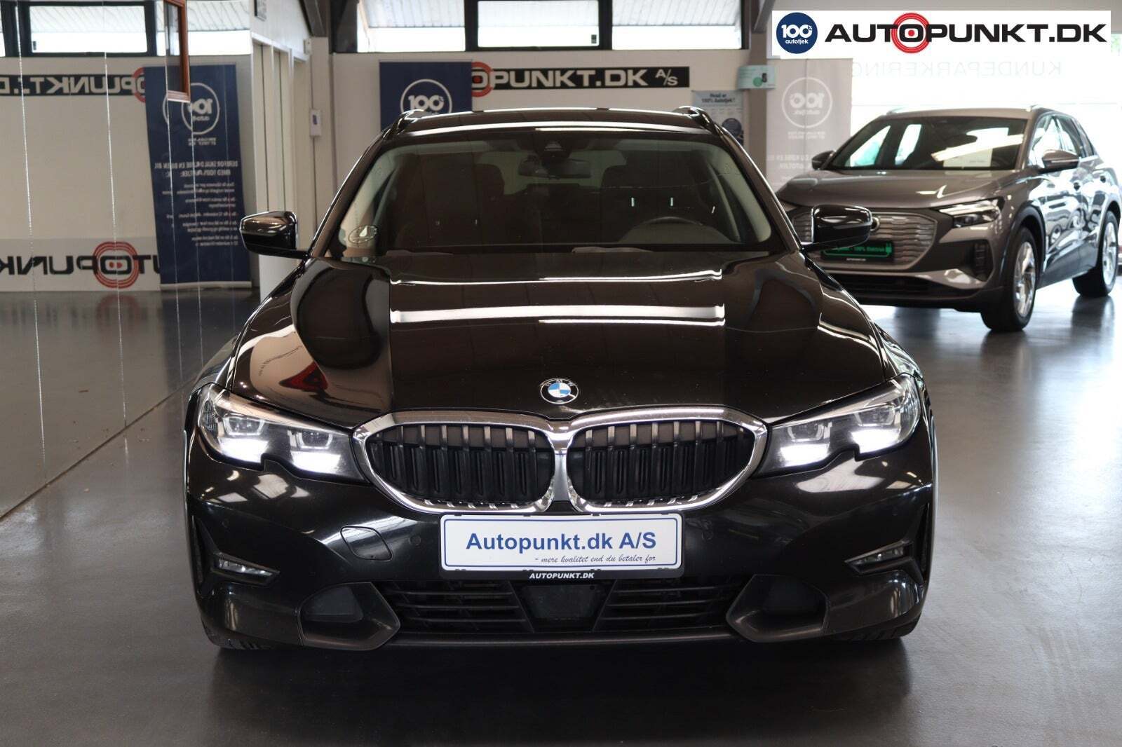 Sort BMW 320d fra 2020