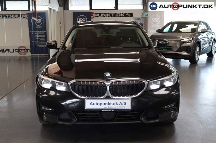 Sort BMW 320d fra 2020