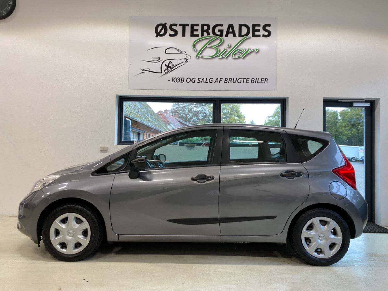 Grå Nissan Note fra 2014