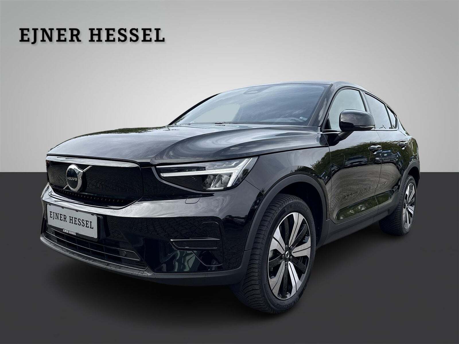 Grå Volvo C40 fra 2023